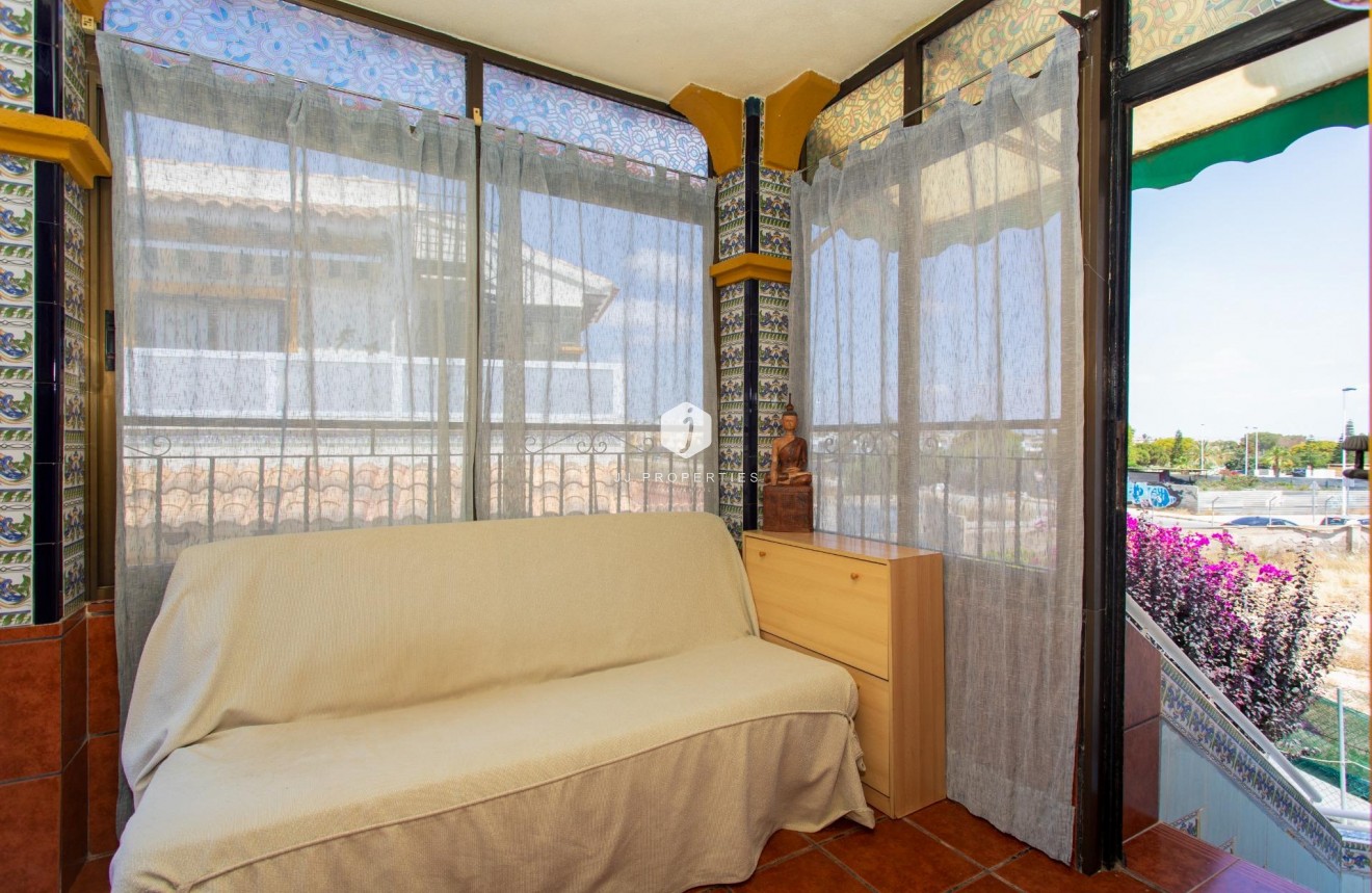 Resale - Bungalow -
Orihuela Costa - Punta Prima