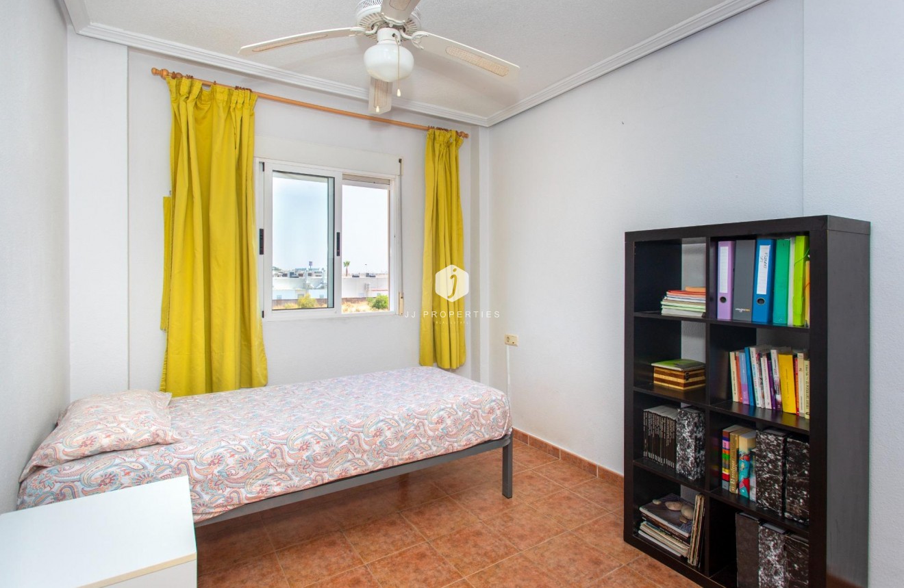 Resale - Bungalow -
Orihuela Costa - Punta Prima