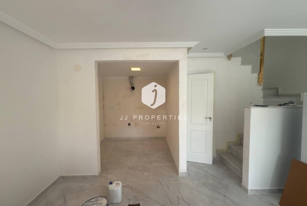 Resale - Chalet -
Torrevieja - aguas nuevas