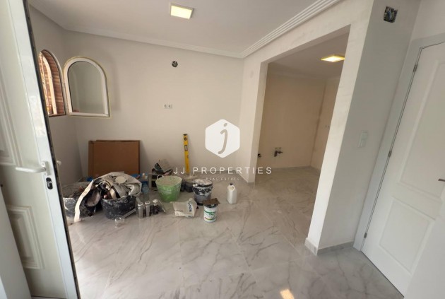 Resale - Chalet -
Torrevieja - aguas nuevas