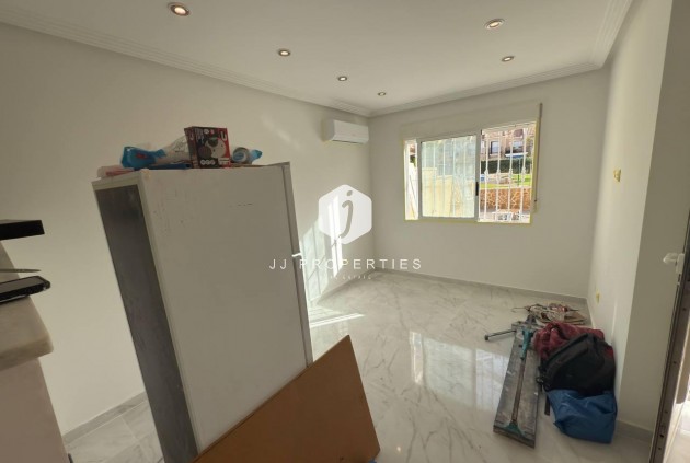 Resale - Chalet -
Torrevieja - aguas nuevas