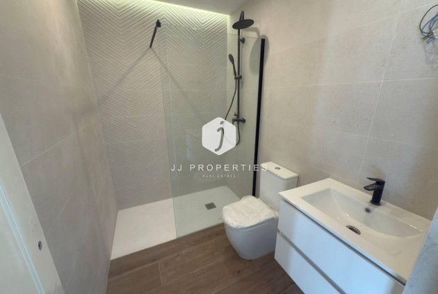 Resale - Chalet -
Torrevieja - aguas nuevas