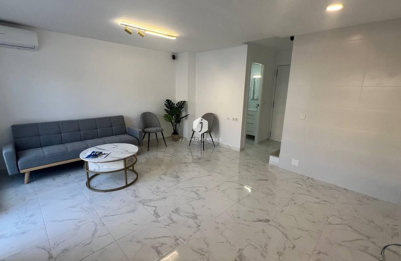 Resale - Chalet -
Torrevieja - Los Balcones - Los Altos del Edén