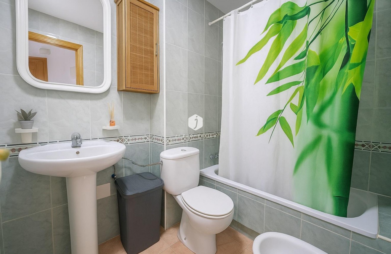 Resale - Apartment / flat -
Torrevieja - Habaneras