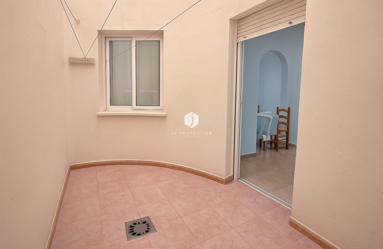 Resale - Apartment / flat -
Torrevieja - Habaneras