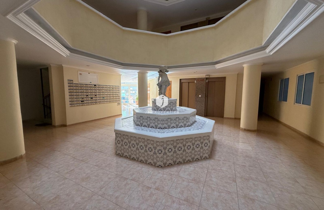 Resale - Apartment / flat -
Torrevieja - Habaneras