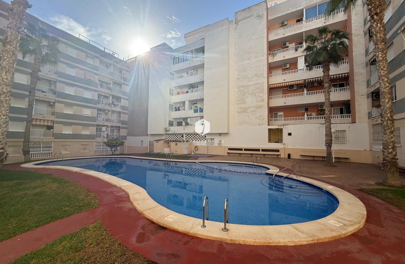 Resale - Apartment / flat -
Torrevieja - Habaneras