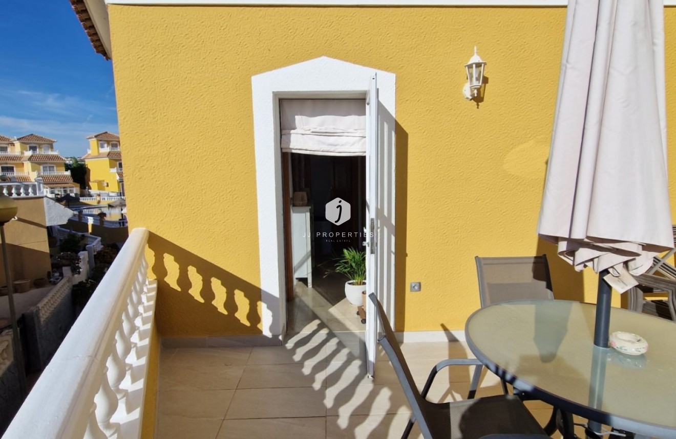 Resale - Chalet -
Orihuela Costa - Costa Blanca