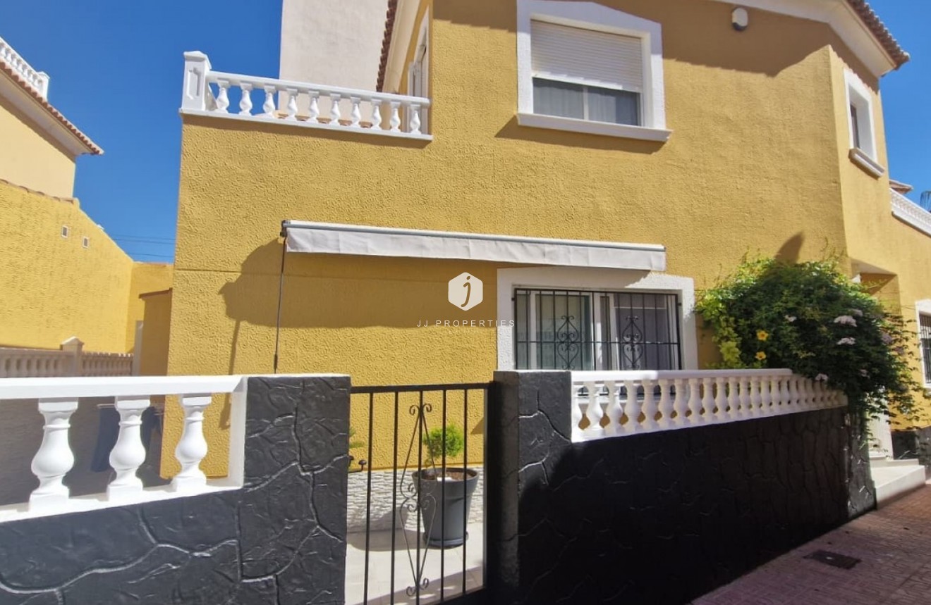 Resale - Chalet -
Orihuela Costa - Costa Blanca