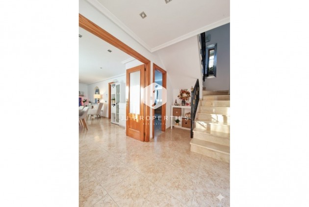 Resale - Chalet -
Orihuela Costa - Costa Blanca