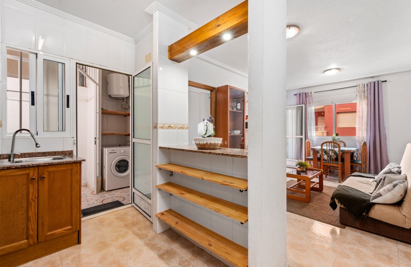 Resale - Apartment / flat -
Torrevieja - Costa Blanca