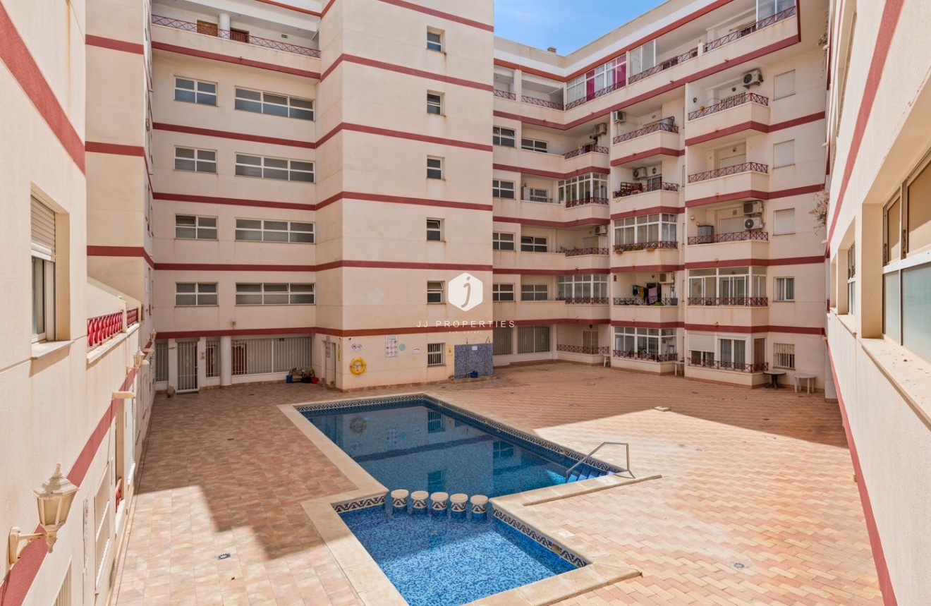 Resale - Apartment / flat -
Torrevieja - Costa Blanca