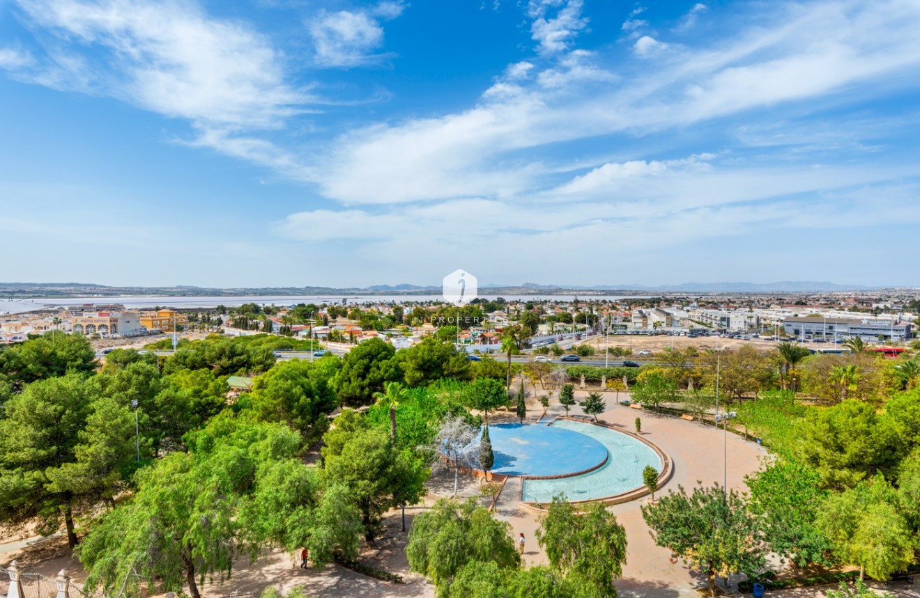 Resale - Apartment / flat -
Torrevieja - Costa Blanca