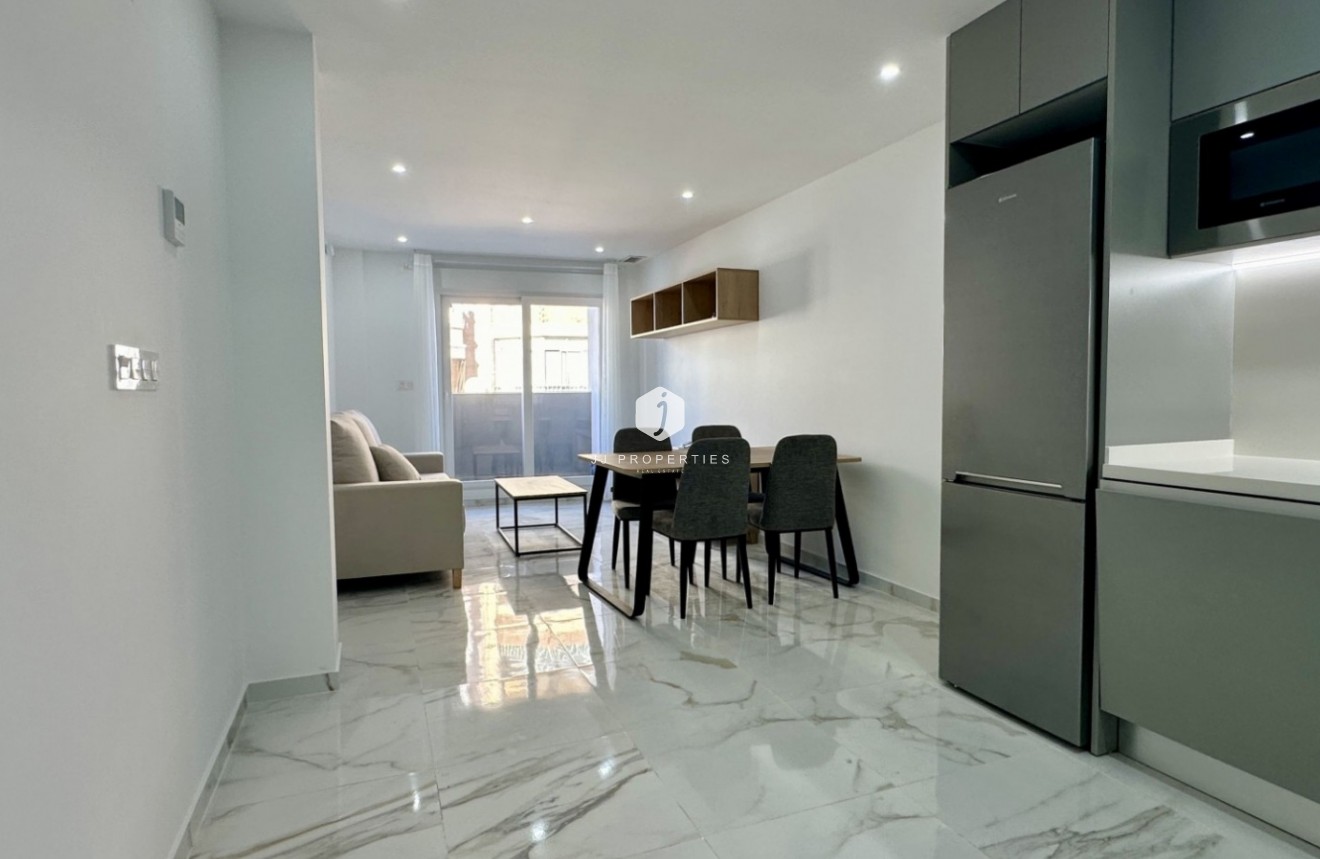 Resale - Apartment / flat -
Torrevieja - Costa Blanca