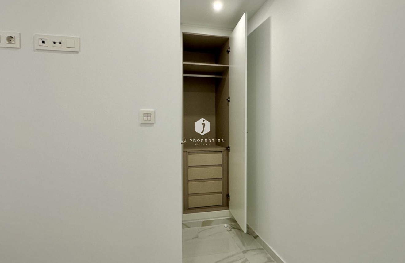 Resale - Apartment / flat -
Torrevieja - Costa Blanca