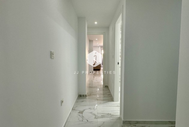 Resale - Apartment / flat -
Torrevieja - Costa Blanca