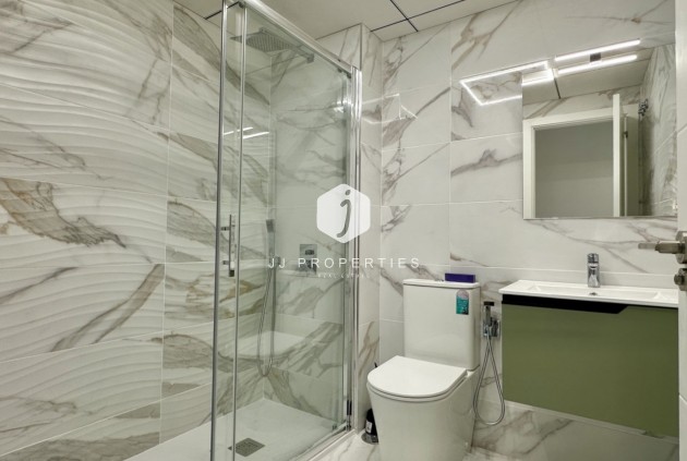 Resale - Apartment / flat -
Torrevieja - Costa Blanca