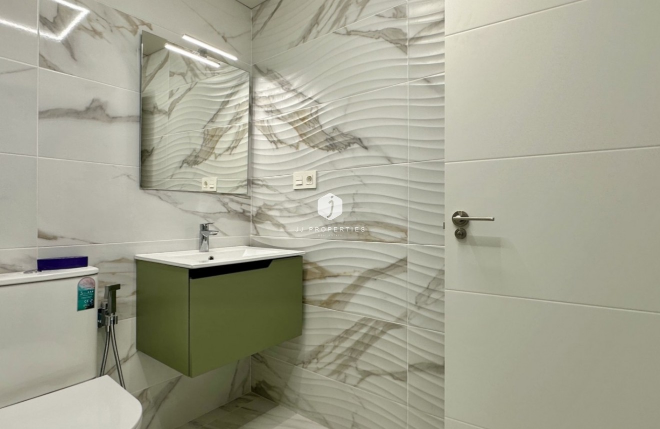 Resale - Apartment / flat -
Torrevieja - Costa Blanca