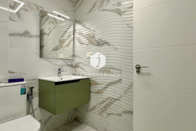 Resale - Apartment / flat -
Torrevieja - Costa Blanca