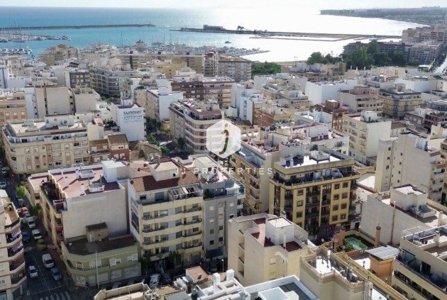 Resale - Apartment / flat -
Torrevieja - Costa Blanca