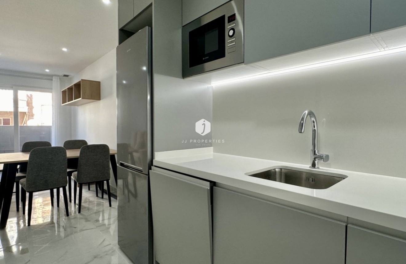 Resale - Apartment / flat -
Torrevieja - Costa Blanca