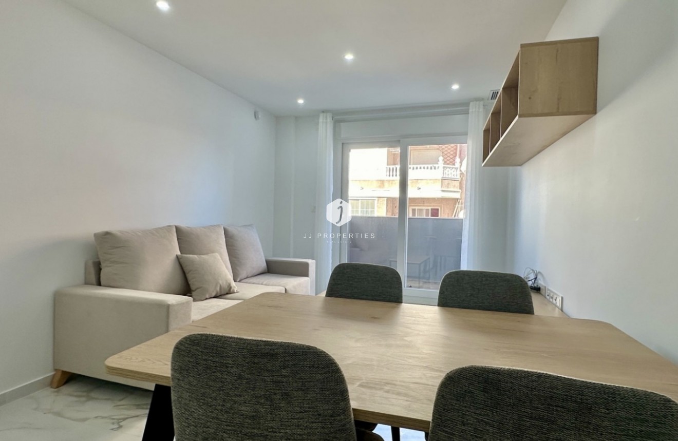 Resale - Apartment / flat -
Torrevieja - Costa Blanca