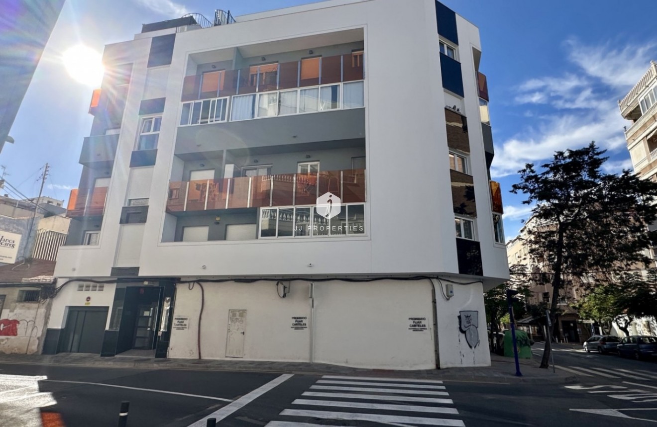 Resale - Apartment / flat -
Torrevieja - Costa Blanca