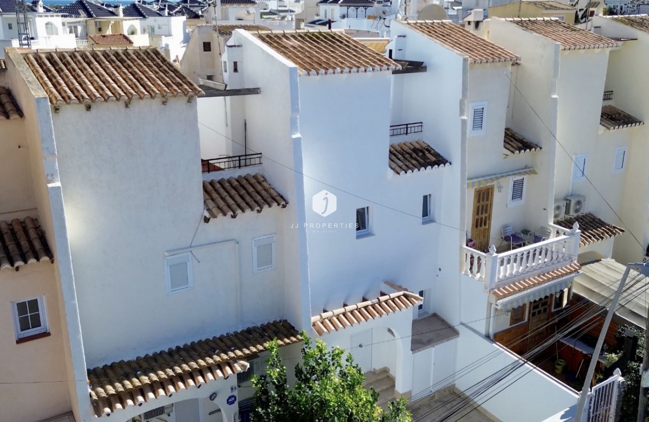 Resale - Chalet -
Torrevieja - Costa Blanca