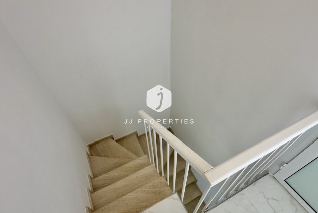 Resale - Chalet -
Torrevieja - Costa Blanca