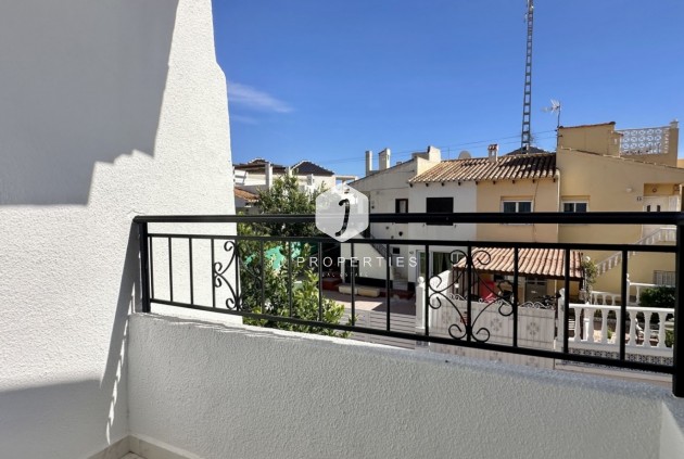 Resale - Chalet -
Torrevieja - Costa Blanca