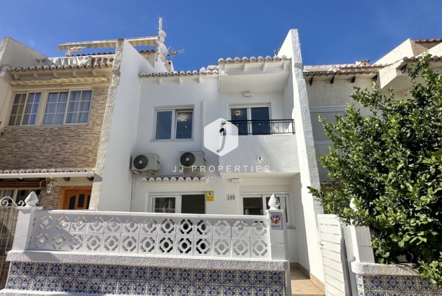 Resale - Chalet -
Torrevieja - Costa Blanca