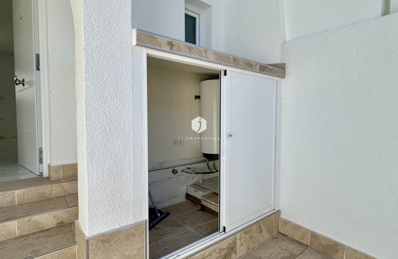 Resale - Chalet -
Torrevieja - Costa Blanca