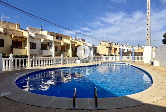 Resale - Chalet -
Torrevieja - Costa Blanca
