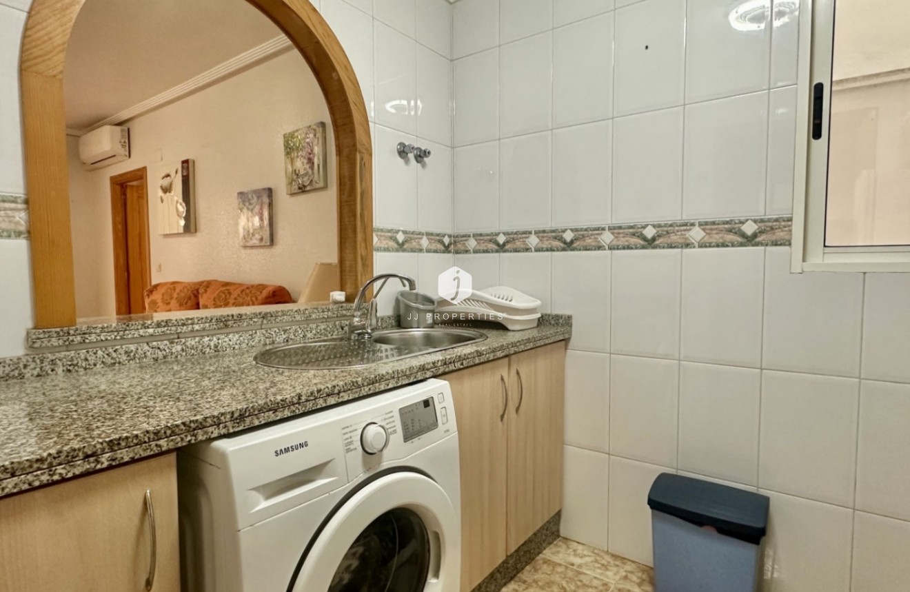 Resale - Apartment / flat -
Torrevieja - Costa Blanca