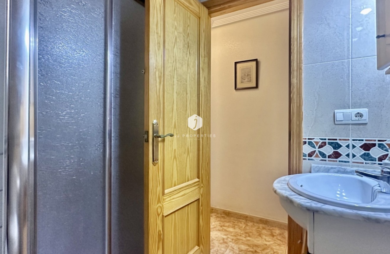 Resale - Apartment / flat -
Torrevieja - Costa Blanca