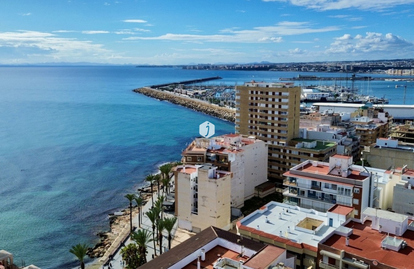 Resale - Apartment / flat -
Torrevieja - Costa Blanca