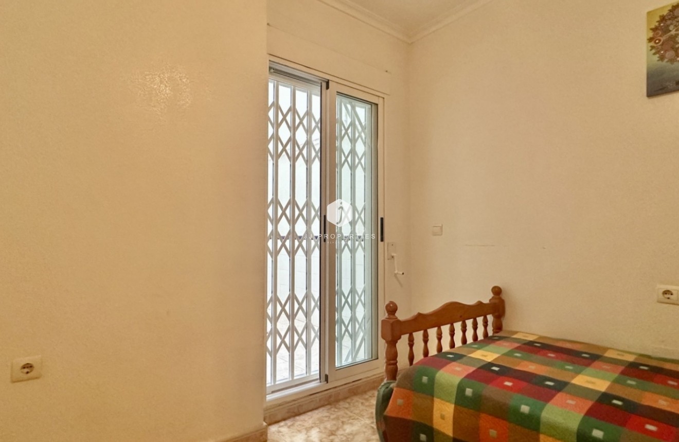 Resale - Apartment / flat -
Torrevieja - Costa Blanca