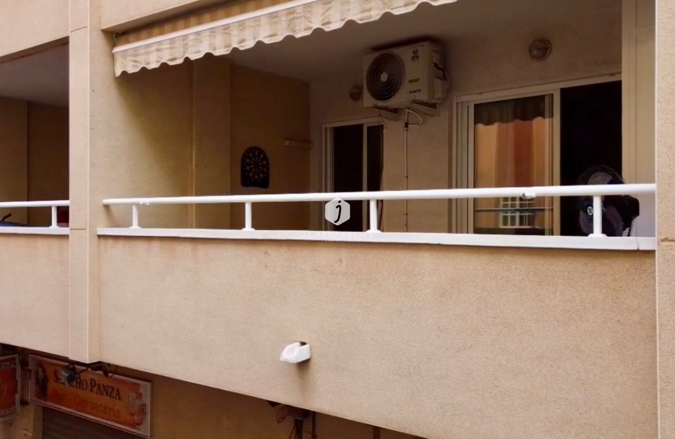 Resale - Apartment / flat -
Torrevieja - Costa Blanca