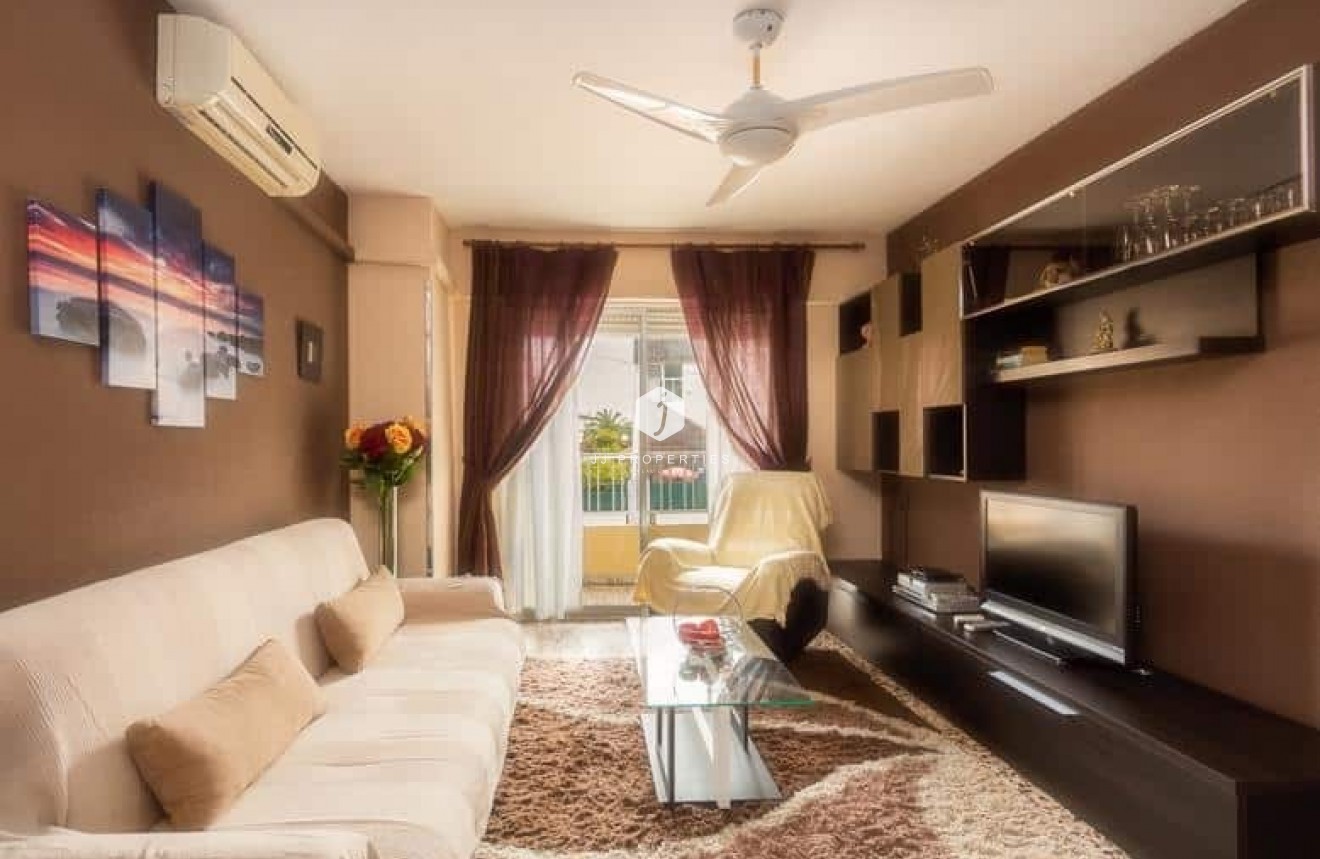 Resale - Apartment / flat -
Punta Prima - Costa Blanca