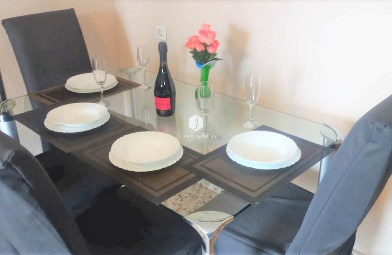 Resale - Apartment / flat -
Punta Prima - Costa Blanca