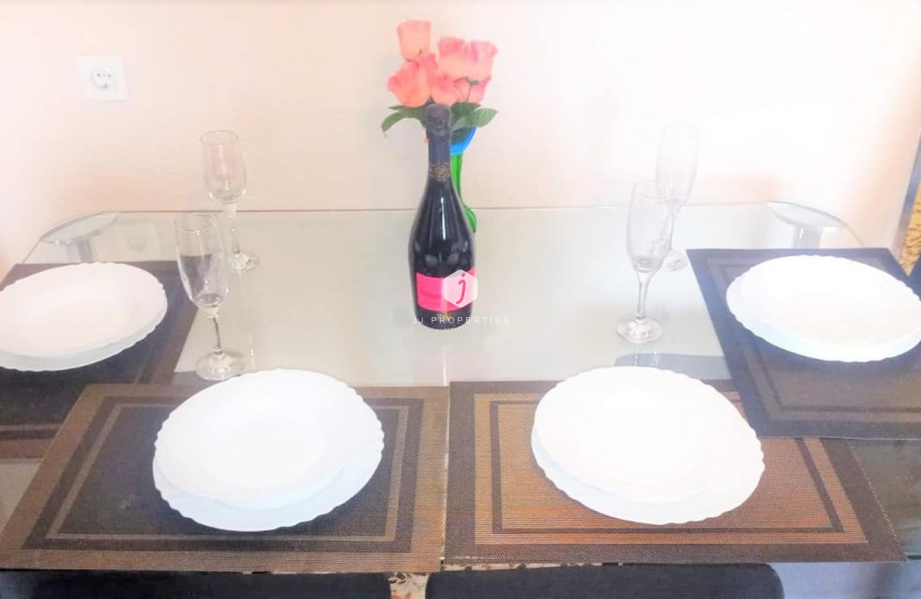 Resale - Apartment / flat -
Punta Prima - Costa Blanca