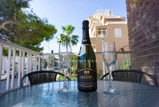 Resale - Apartment / flat -
Punta Prima - Costa Blanca