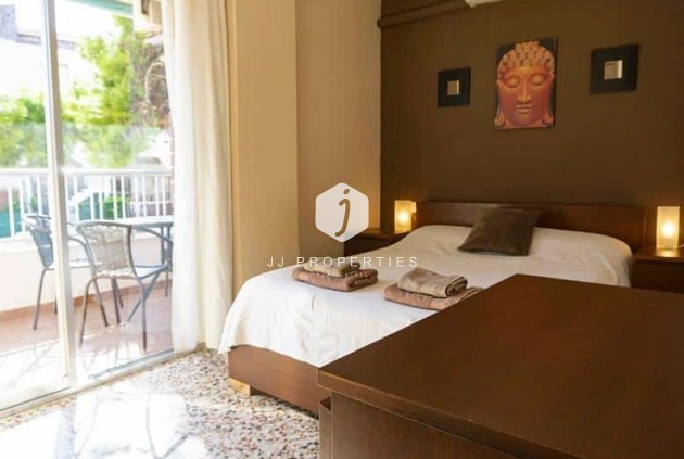 Resale - Apartment / flat -
Punta Prima - Costa Blanca