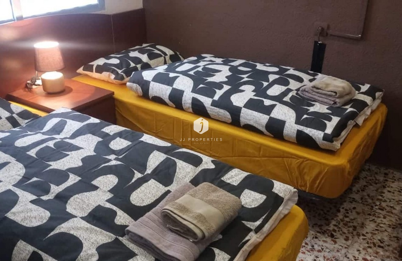 Resale - Apartment / flat -
Punta Prima - Costa Blanca