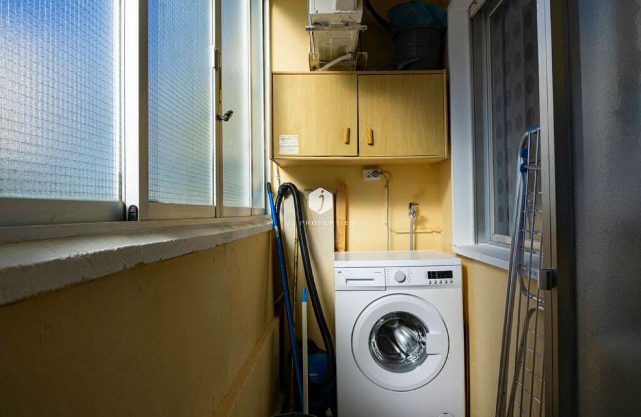 Resale - Apartment / flat -
Punta Prima - Costa Blanca