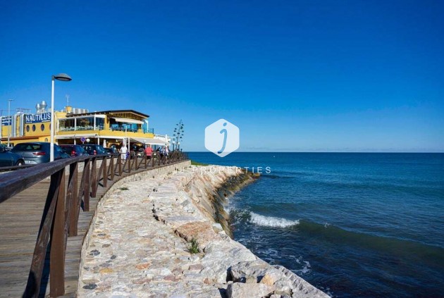 Resale - Apartment / flat -
Punta Prima - Costa Blanca