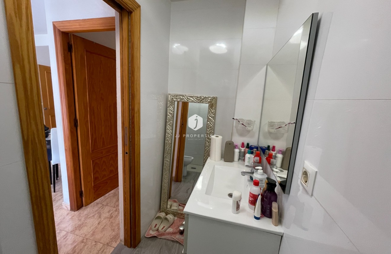 Resale - Apartment / flat -
Torrevieja - Costa Blanca