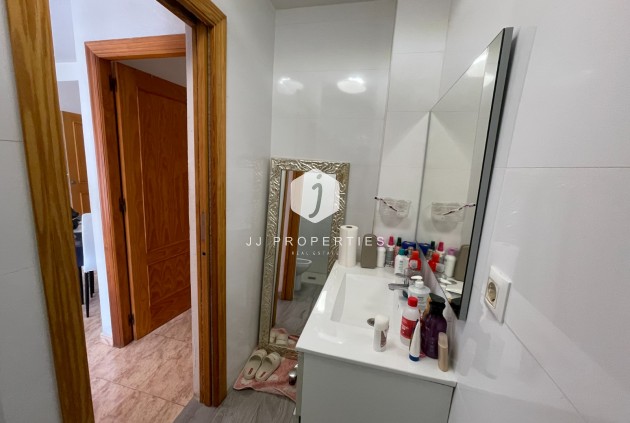 Resale - Apartment / flat -
Torrevieja - Costa Blanca