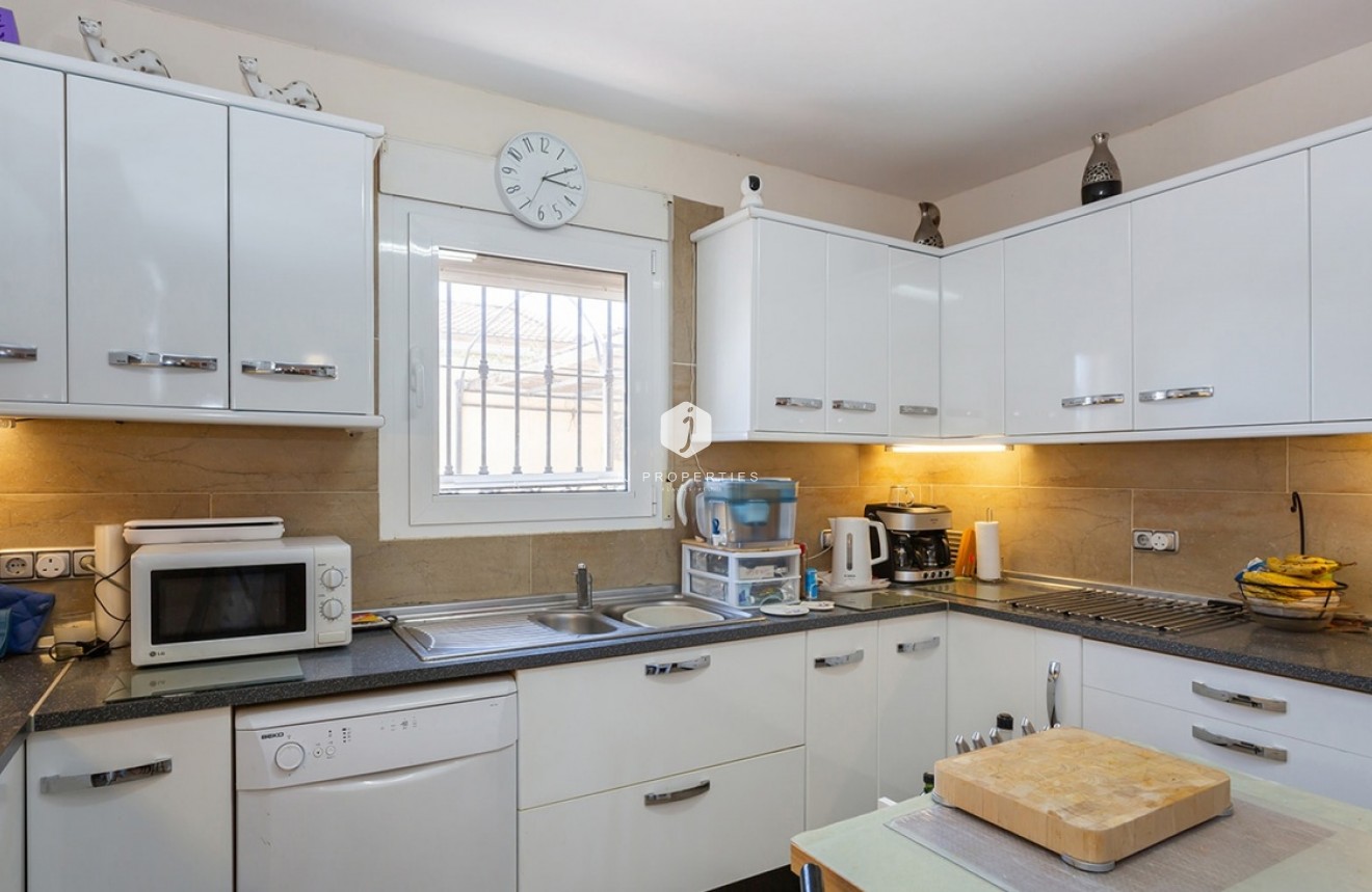 Resale - Villa -
Torrevieja - Los Balcones