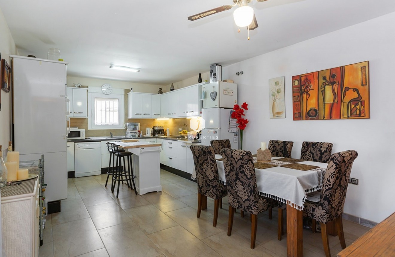 Resale - Villa -
Torrevieja - Los Balcones